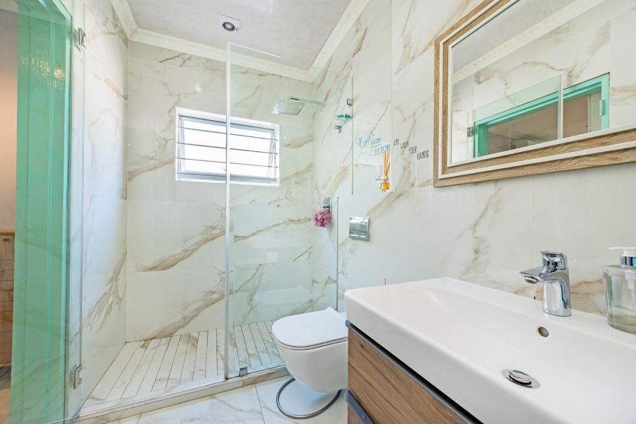 5 Bedroom Property for Sale in Panorama Western Cape